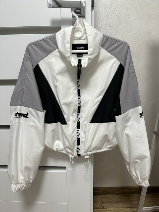 Nowa kurtka wiatrówka Pull&Bear rozmiar S