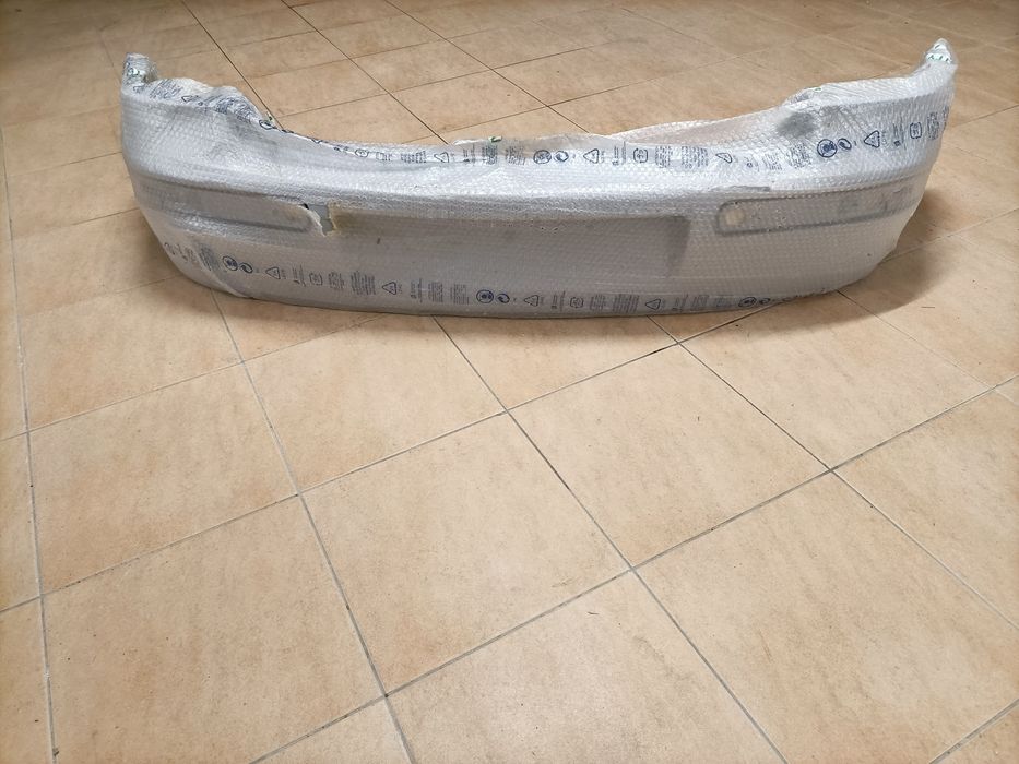 VW GOLF 97-*P/CH TRAS P/P (para choques traseiro) NOVO