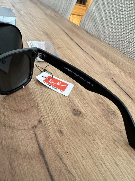 Óculos de Sol Ray-Ban Wayfarer Pretos - Novos e Embalados