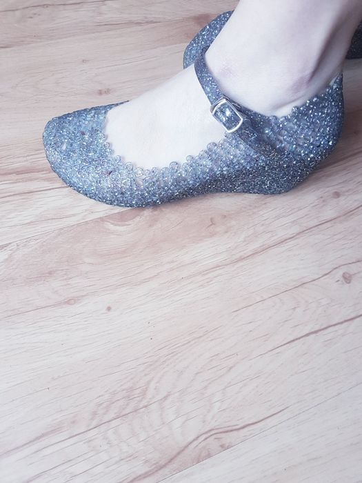 Gumowe sandały na koturnie marki Shushi rozmiar 36/37.