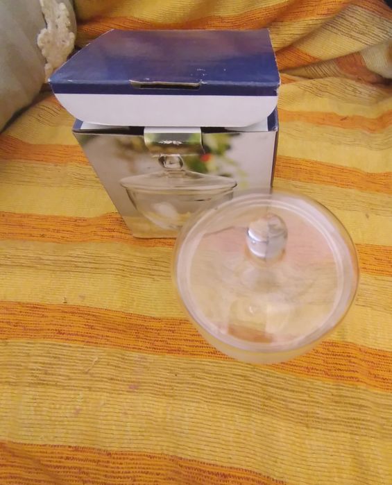 Bomboneira de vidro nova