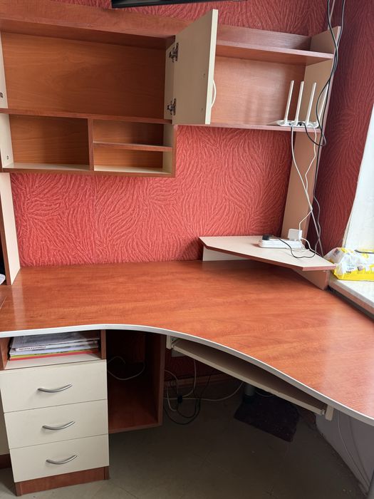 Продам компʼютерний стіл