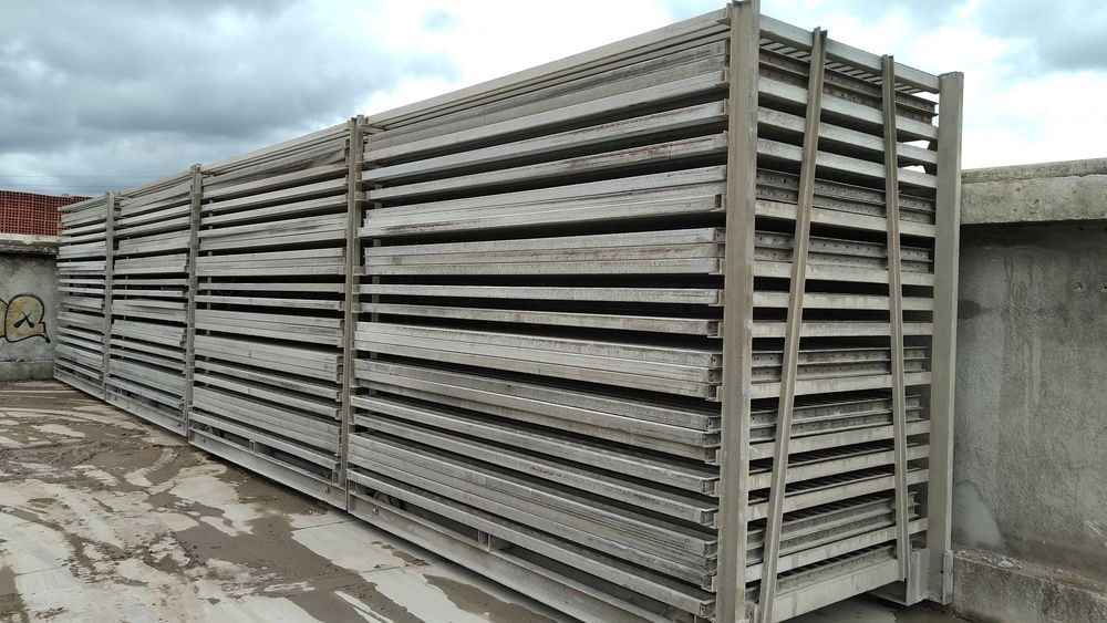 Carrinhos de ferro com bandejas