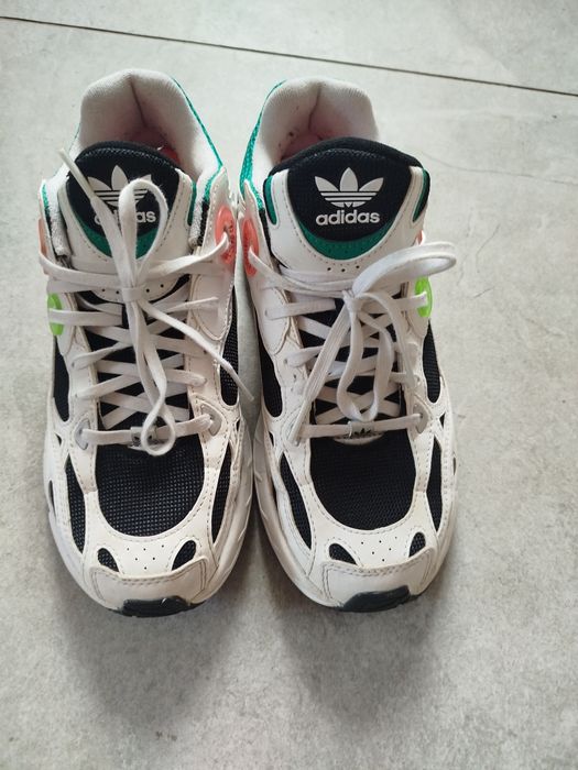 Sprzedam buty adidasy  39