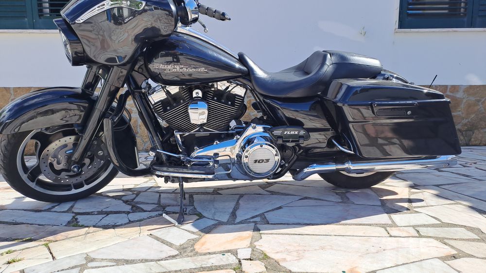 Harley davidson street glide