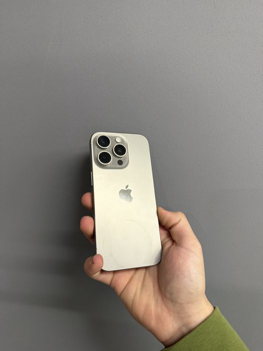 Оригінальний корпус iPhone 16 Pro