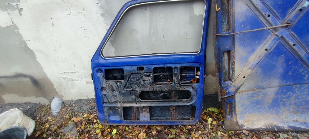 Капот,двери,нива 2121