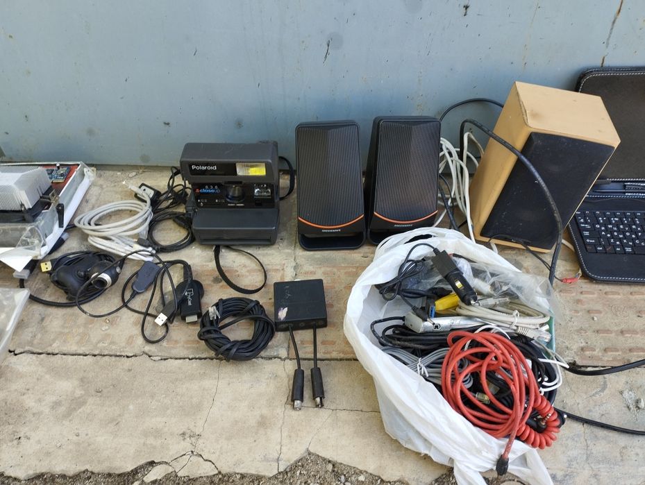 Зарядки,переходники,разное