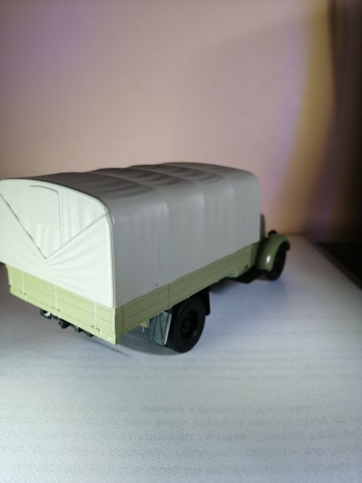 Zis Kultowe Ciężarówki PRL Ixo 1/43