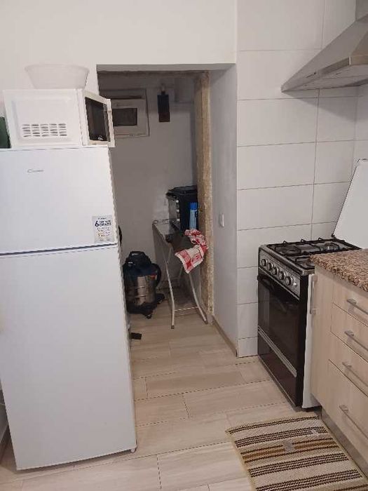 Quarto independente c/Wc para arrendar, em Almada