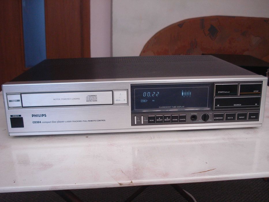 CD-програвач "Philips" CD-304, CD-104