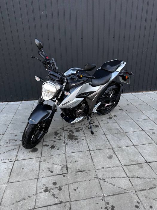 Suzuki gixxer 250