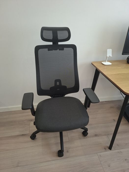 Cadeira ergonomica está como nova