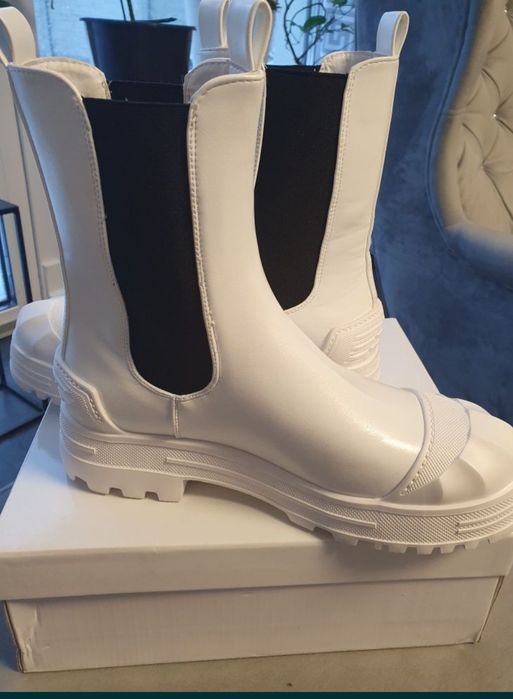 Nowe białe botki damskie 39/25 cm/