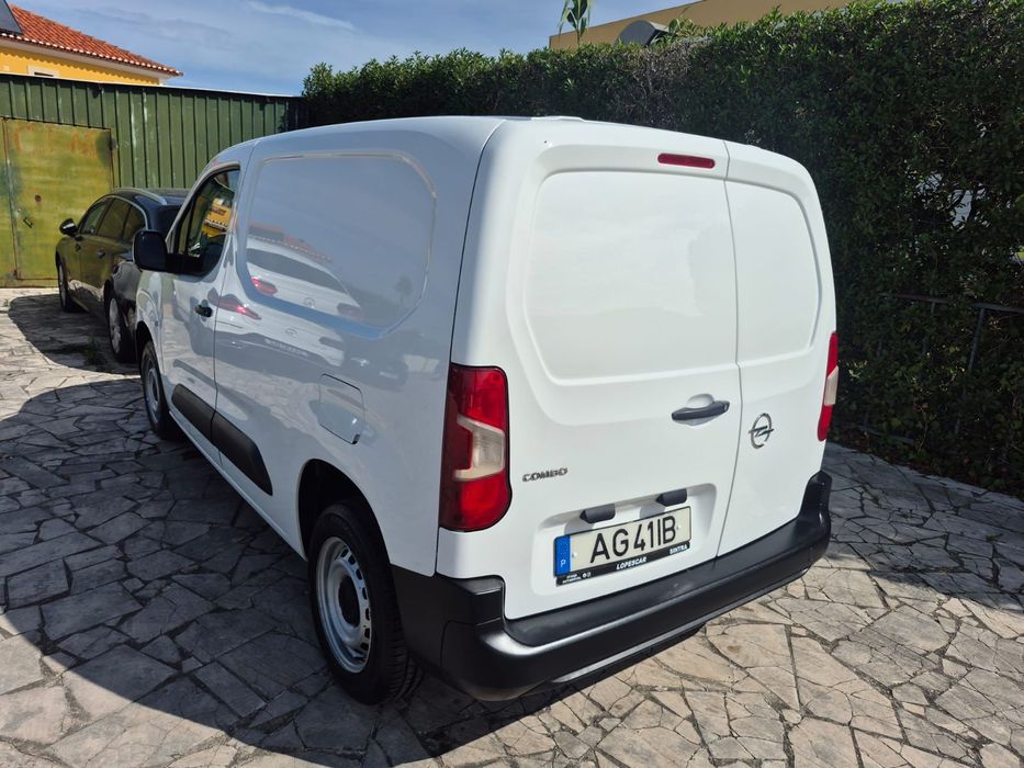 Opel Combo a diesel três lugares ano 2021 nacional