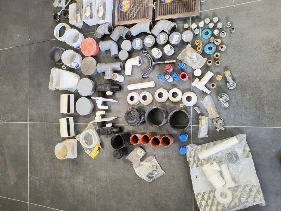 Pozostałości po budowie armatura wodna