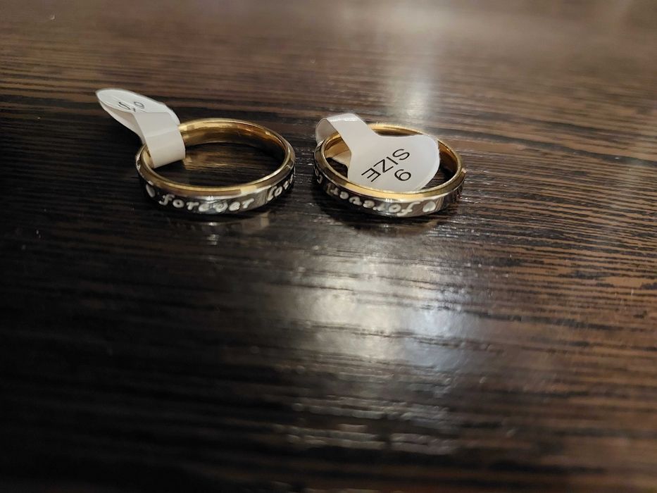 Обручки,обручальне кольцо,нове,розмір-19