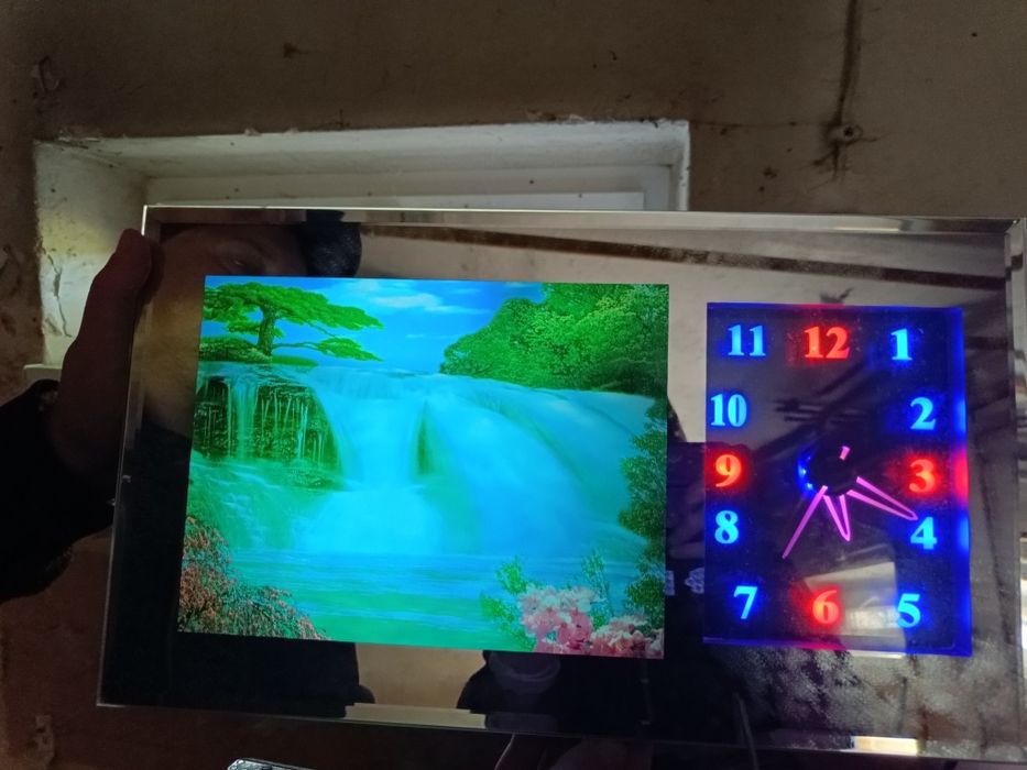 Sprzedam obraz elektryczny z zegarem