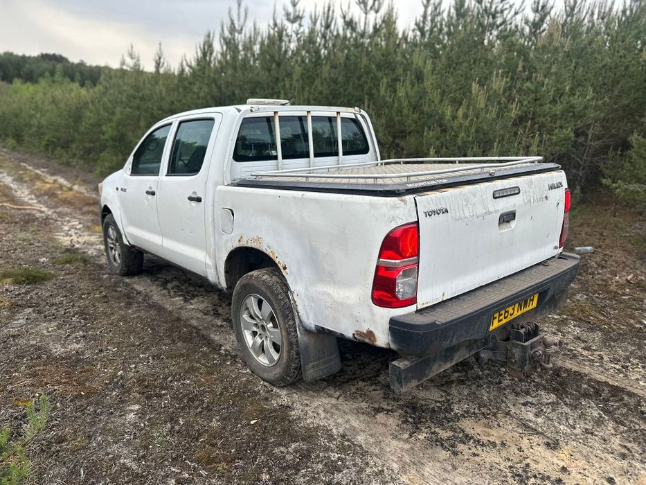 Toyota hilux paka skrzynia ładunkowa