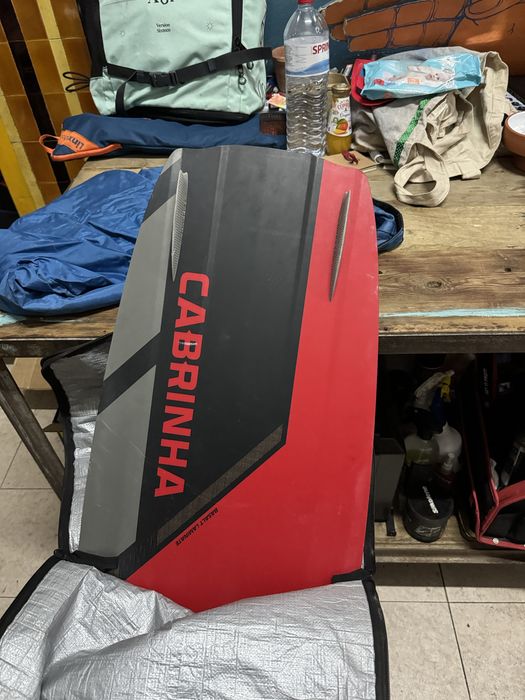 Prancha wingfoil e Sabfoil carbono completo