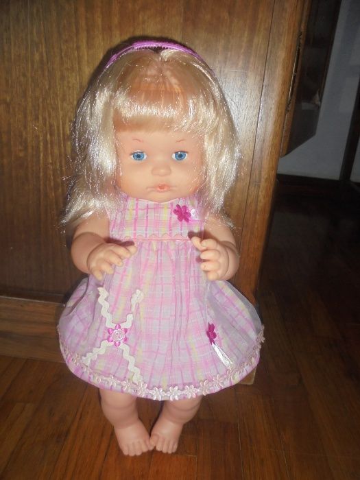 Boneca Nenuco com acessorios