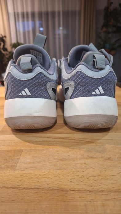 Buty Adidas r.40 koszykówka, sala gimnastyczna