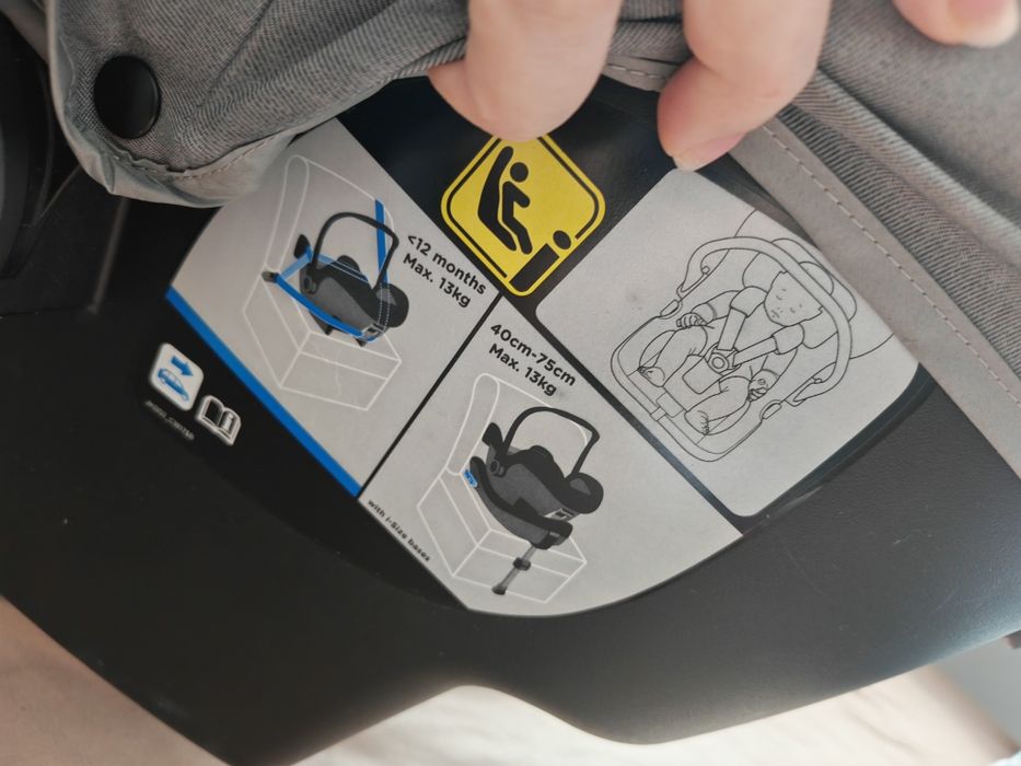Fotrlik/nosidło Joie i-Snug z bazą