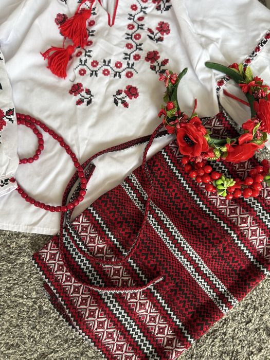 Вишиванка на дівчинку