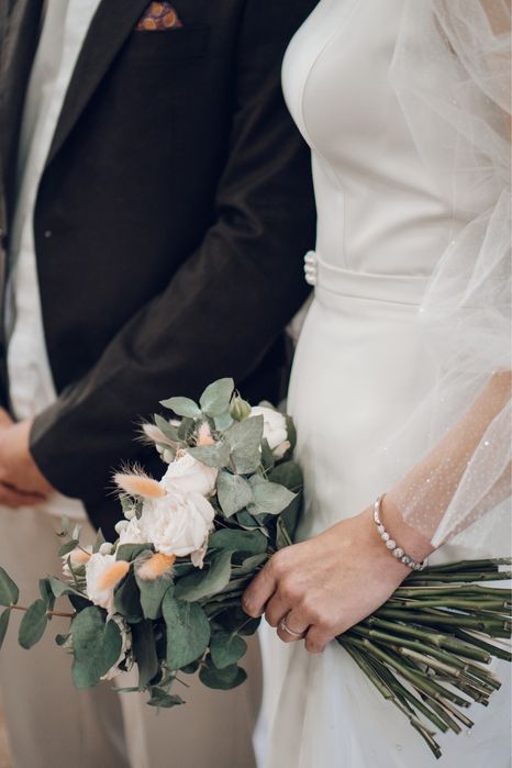 Продається весільне чи на розпис плаття з фатою