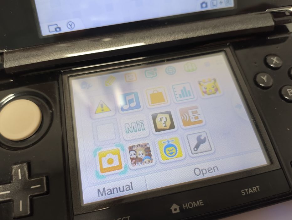 Nintendo 3DS LUMA + kabel USB