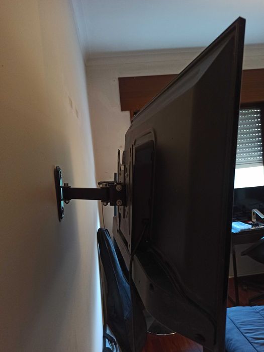 Smart TV TCL 32ES560 (LED - 32'' - 81 cm - HD - E) + Suporte TV p/parede ONE FOR ALL. IMPERDÍVEL!!!
