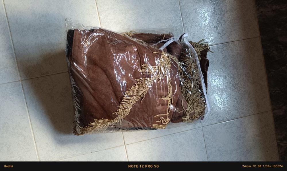 Vendo jogo de tapetes e cortinas para DAF