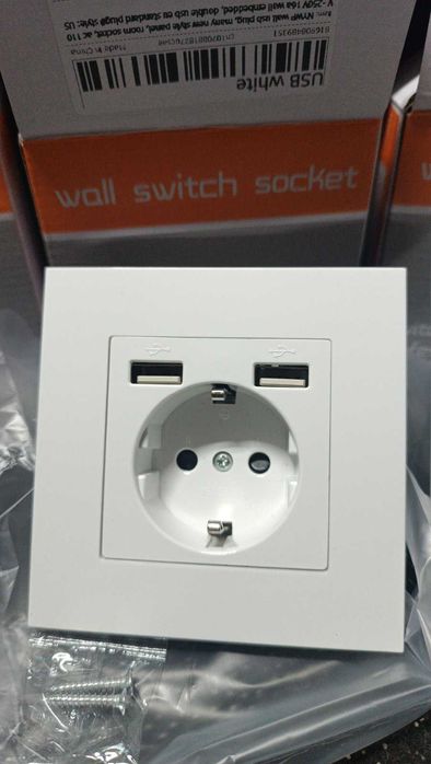 Лот 4 Розетки з двома USB. і 1 сенсорний вимикач ціна за все 900 грн.