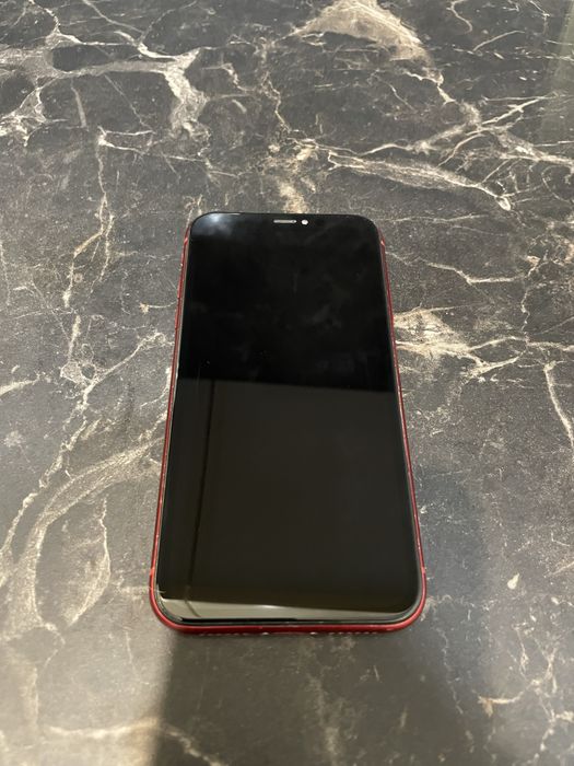 Продам айфон хр 128 red