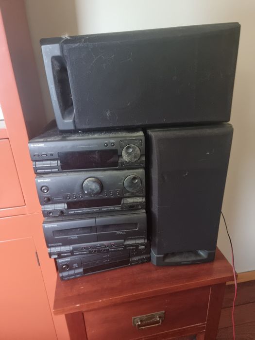 Amplificador, leitor de cds, rádio e colunas64551757684098122