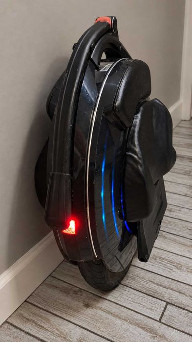 Моноколесо Inmotion V10 (16×2.5, 1800W / 650Wh) 40 км/год