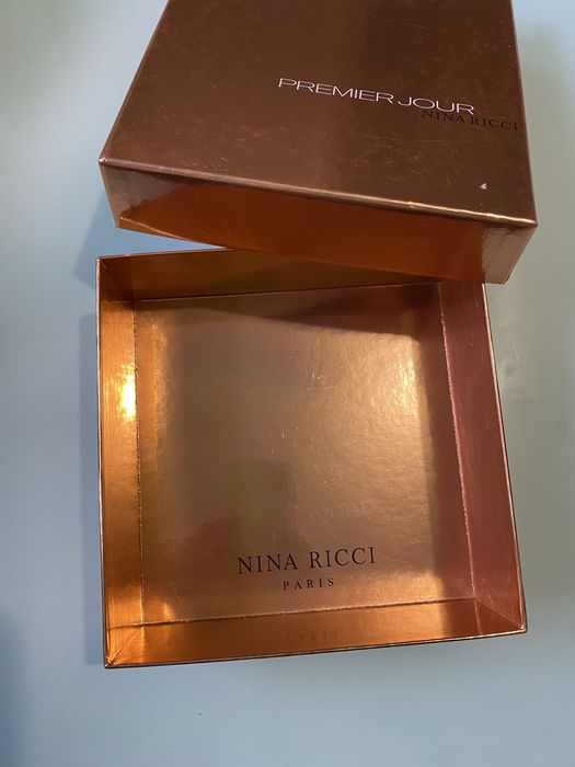 Коробка декоративна картонна Nina Ricci дуже плотна