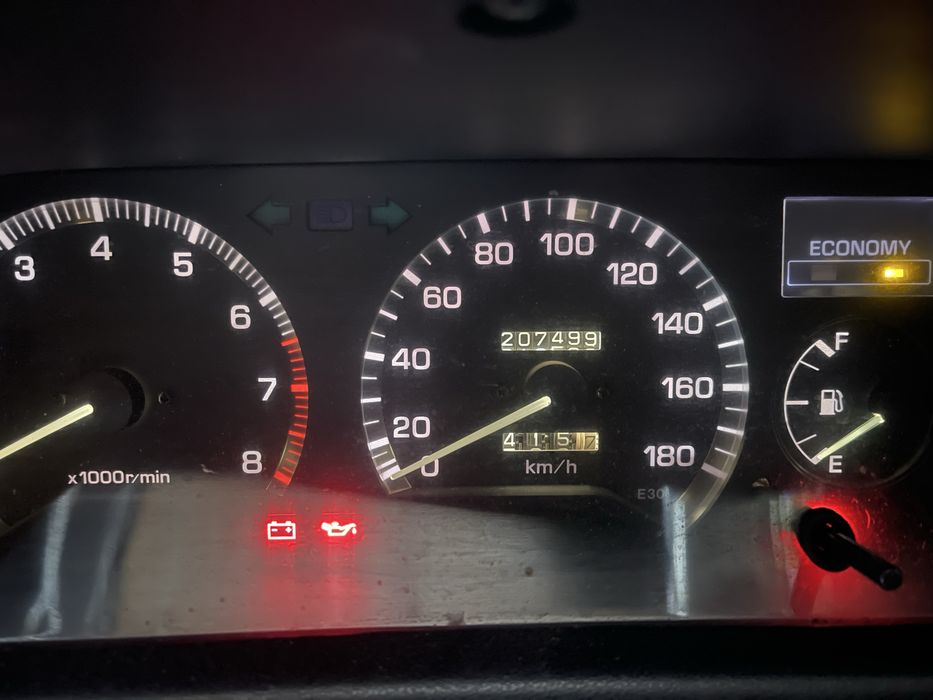 Toyota corolla- gasolina muito estimado