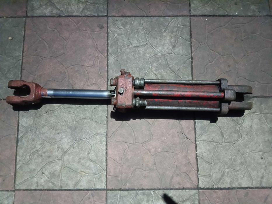 Гідроциліндр Цс 75