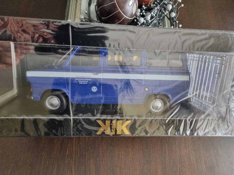 Ford Transit THW Cologne 1965 Maisto 1:18