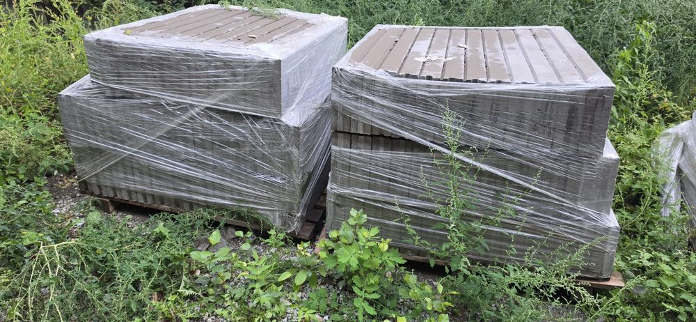 Materiały betonowe – krawężniki, obrzeża, palisady – cały zestaw