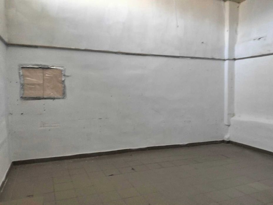 Оренда відкритої площадки площею від 100 до 500м2 та складських приміщень 30-60 м2 у Львові