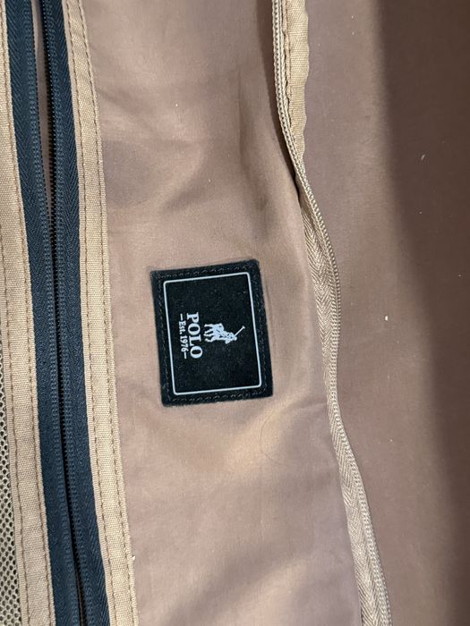 Валіза M розміру