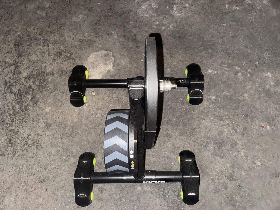 Trenażer Wahoo Kicker Core wersja Zwift One
