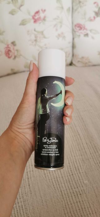 Spray Party time, świecący w ciemności