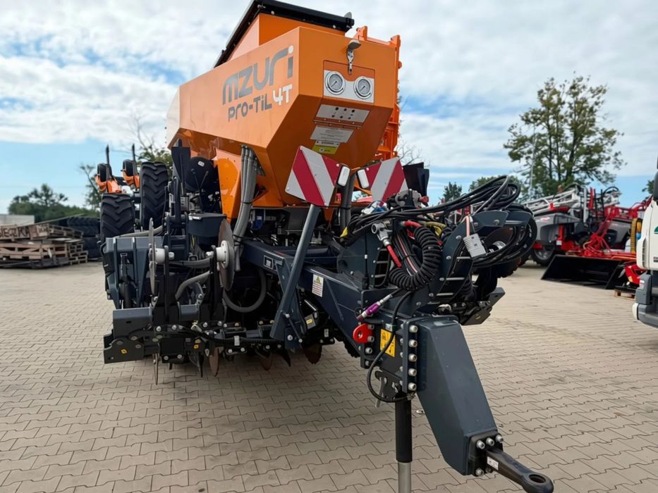 Agregat siewny MZURI PRO-TIL 4T  Mzuri Pro-Til 4T 2024 – nowy siewnik pasowy strip-till 4 m, od ręki