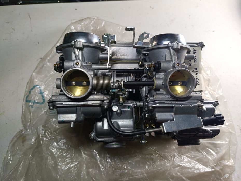 Nowy Komplet Gaźników Honda VF1000F