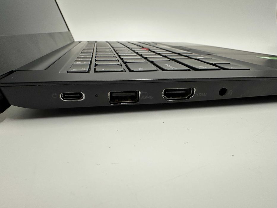 Lenovo ThinkPad E14 14" FHD AMD Ryzen 7 5700U 16GB SSD 512GB W11 KL.A