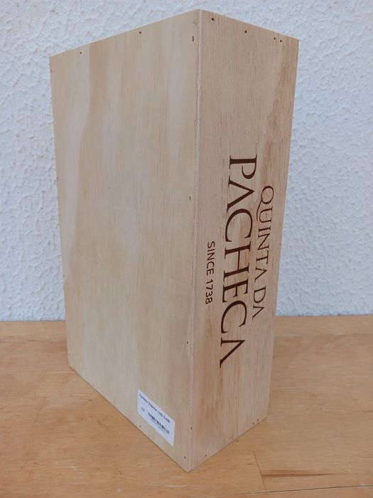 Caixa madeira garrafas vinho
