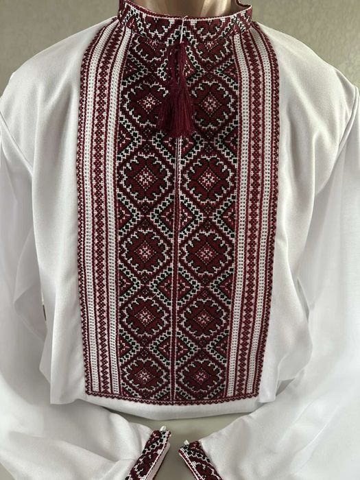 Вишиванки ручноі роботи